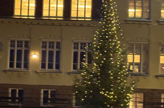 Julegranen lyser på Tåsen