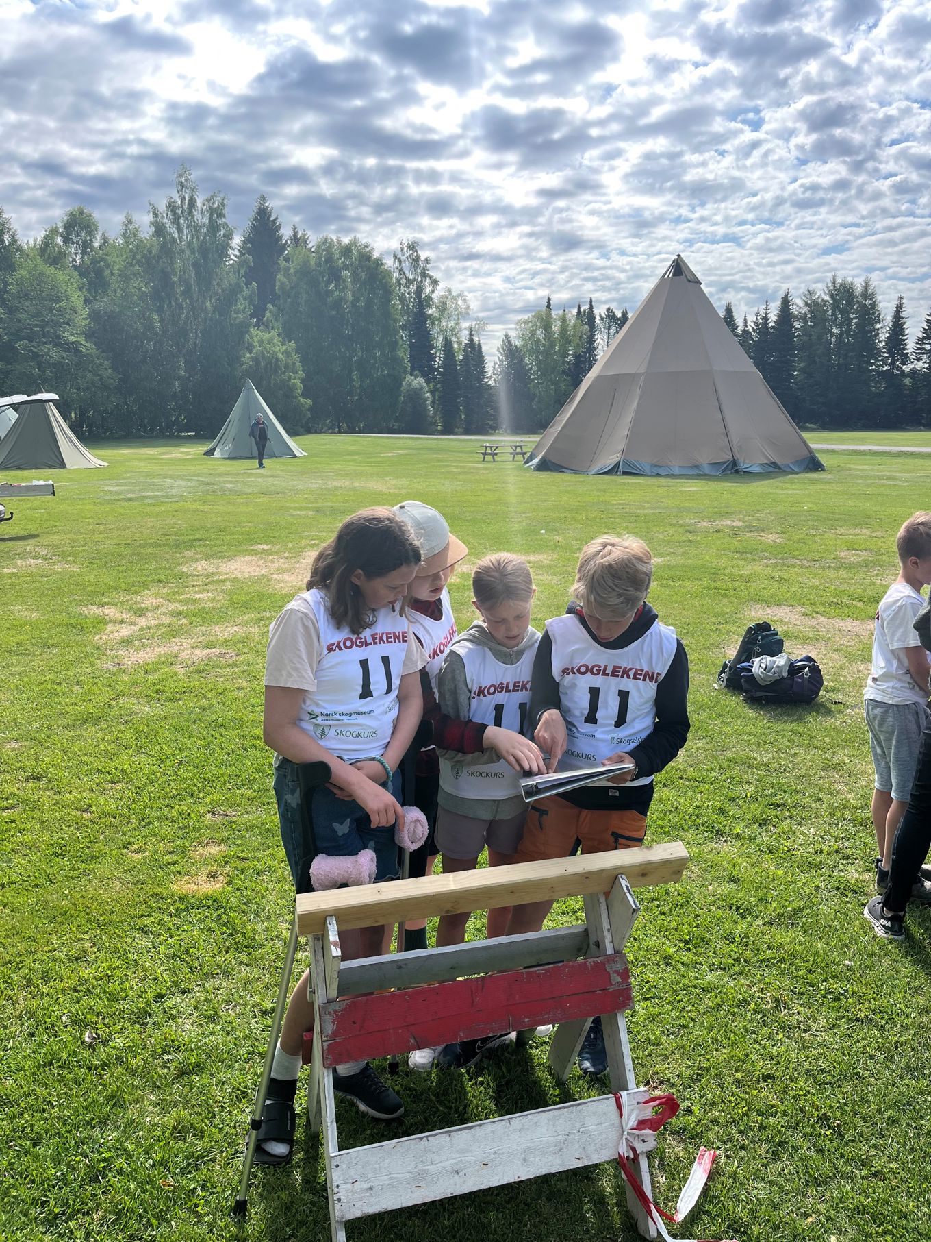 5C i Skoglekene, løser oppgave